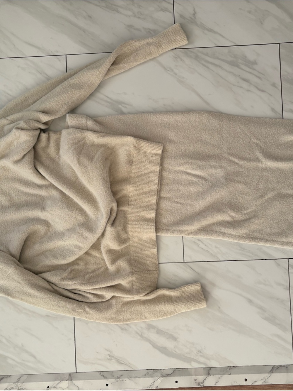 Aritzia Wilfred Free Cream Cozy Crew Neck Knit Set : sweater and midi skirt